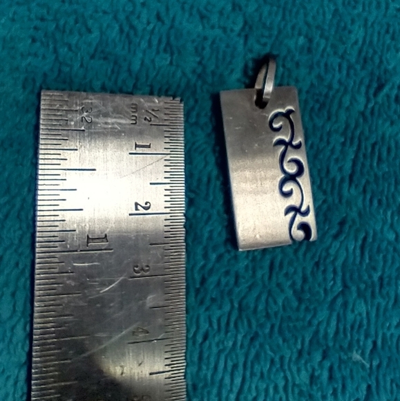 Elegant Stainless Steel Swirl Silver Pendant with Intricate Design double sided - Picture 3 of 4